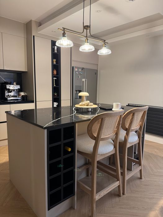 Ludlow Natural Oak Bar Stool Ivory Fabric 